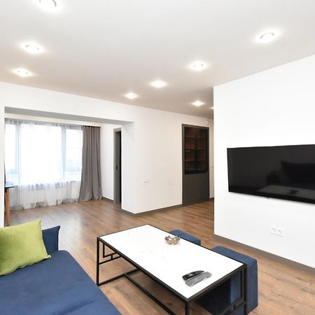 Beautiful Apartment Near The Republic Square Jerevan Exteriör bild