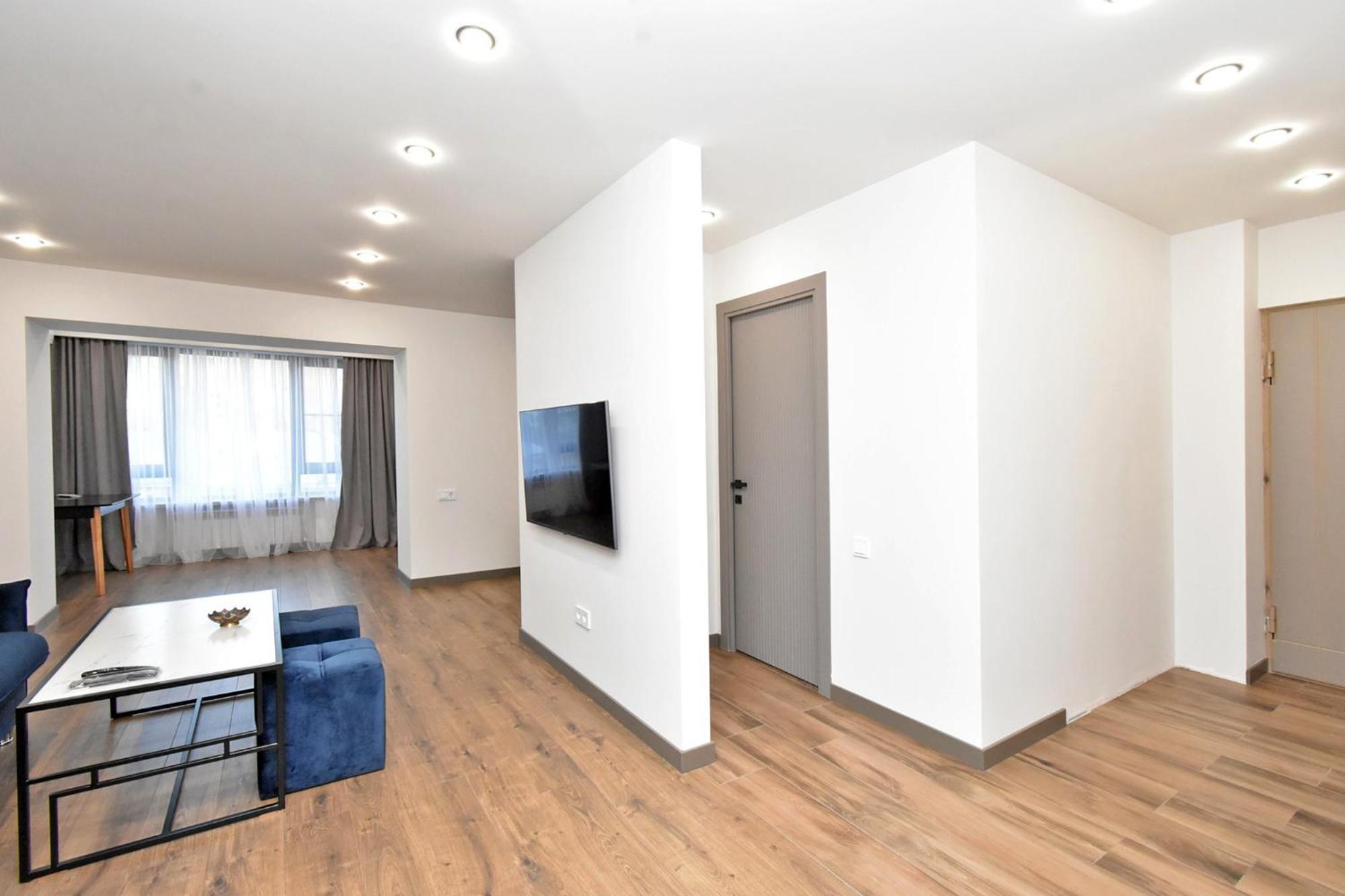 Beautiful Apartment Near The Republic Square Jerevan Exteriör bild